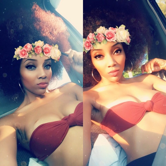 Meet your Posher, Cherry 🍒 follow me please! - Picture 4 of 7